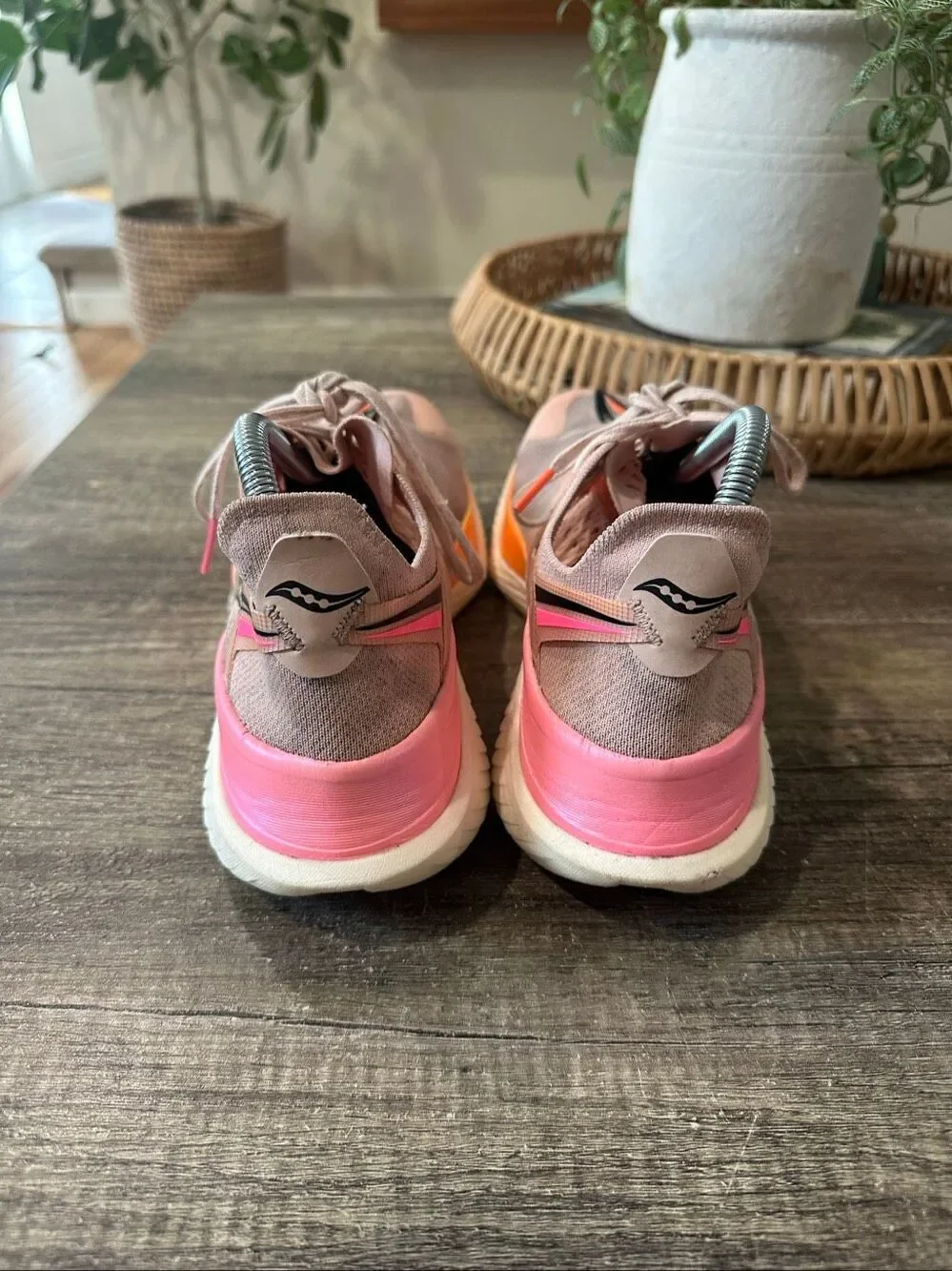 Saucony Endorphin Elite Light Pink Running Marathon Shoe Sneaker M9